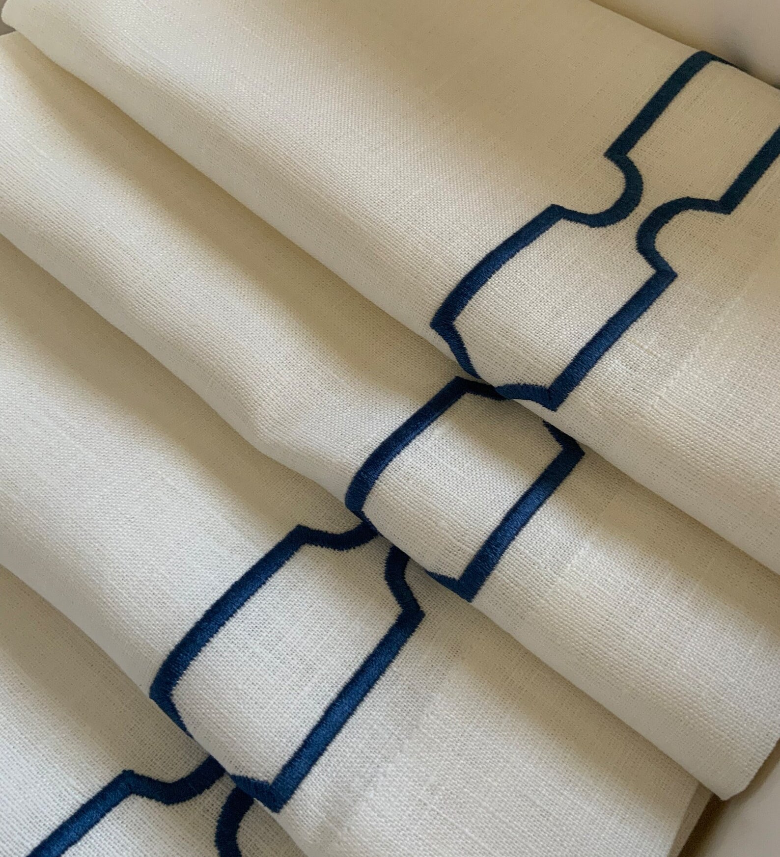 MarinechainNavyBlueLinenNapkinSet.jpg
