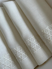 Wicker Weave Design Off-White Napkin and Placemat Set