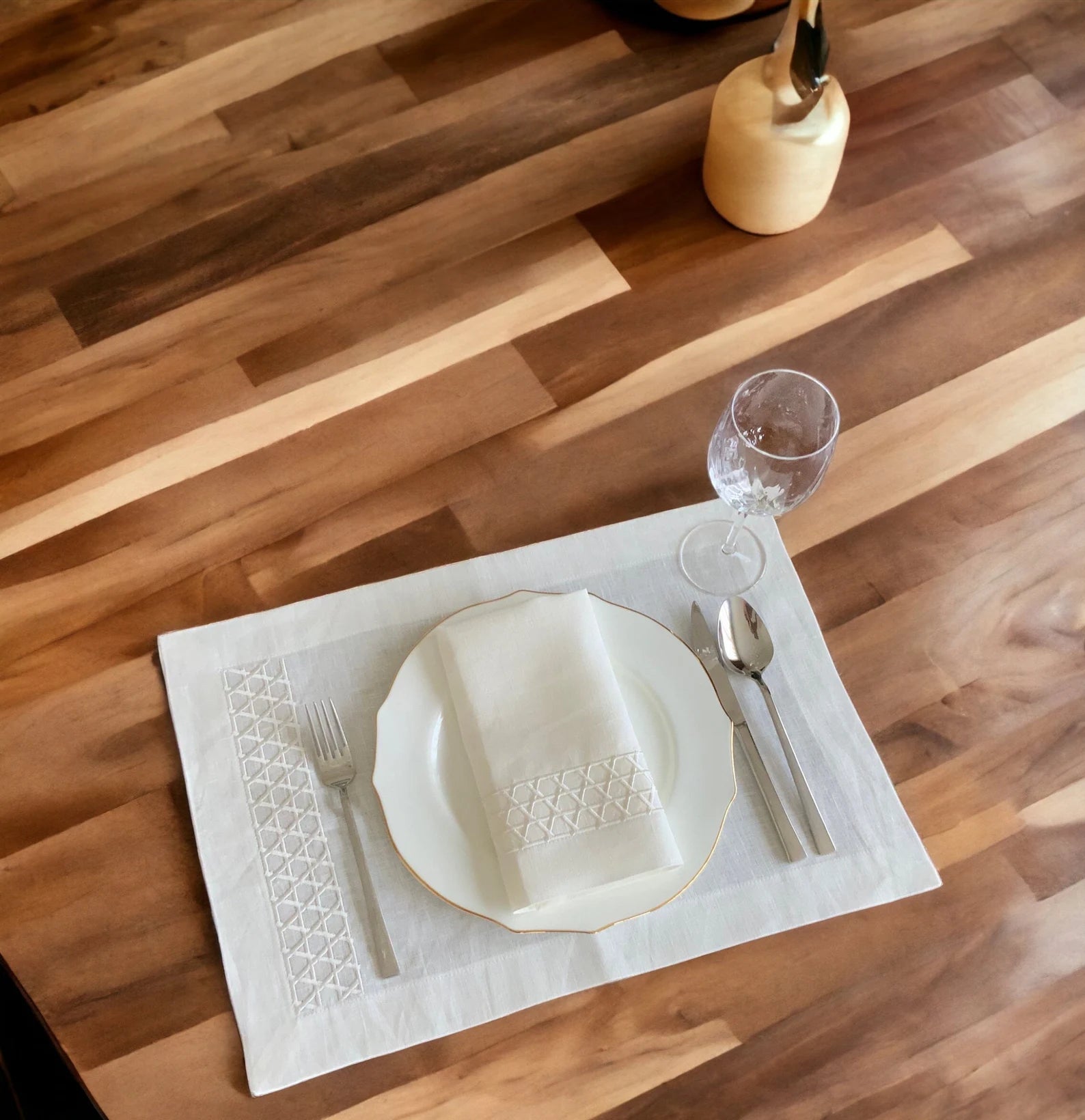 Wicker Weave Design Off-White Napkin and Placemat Set