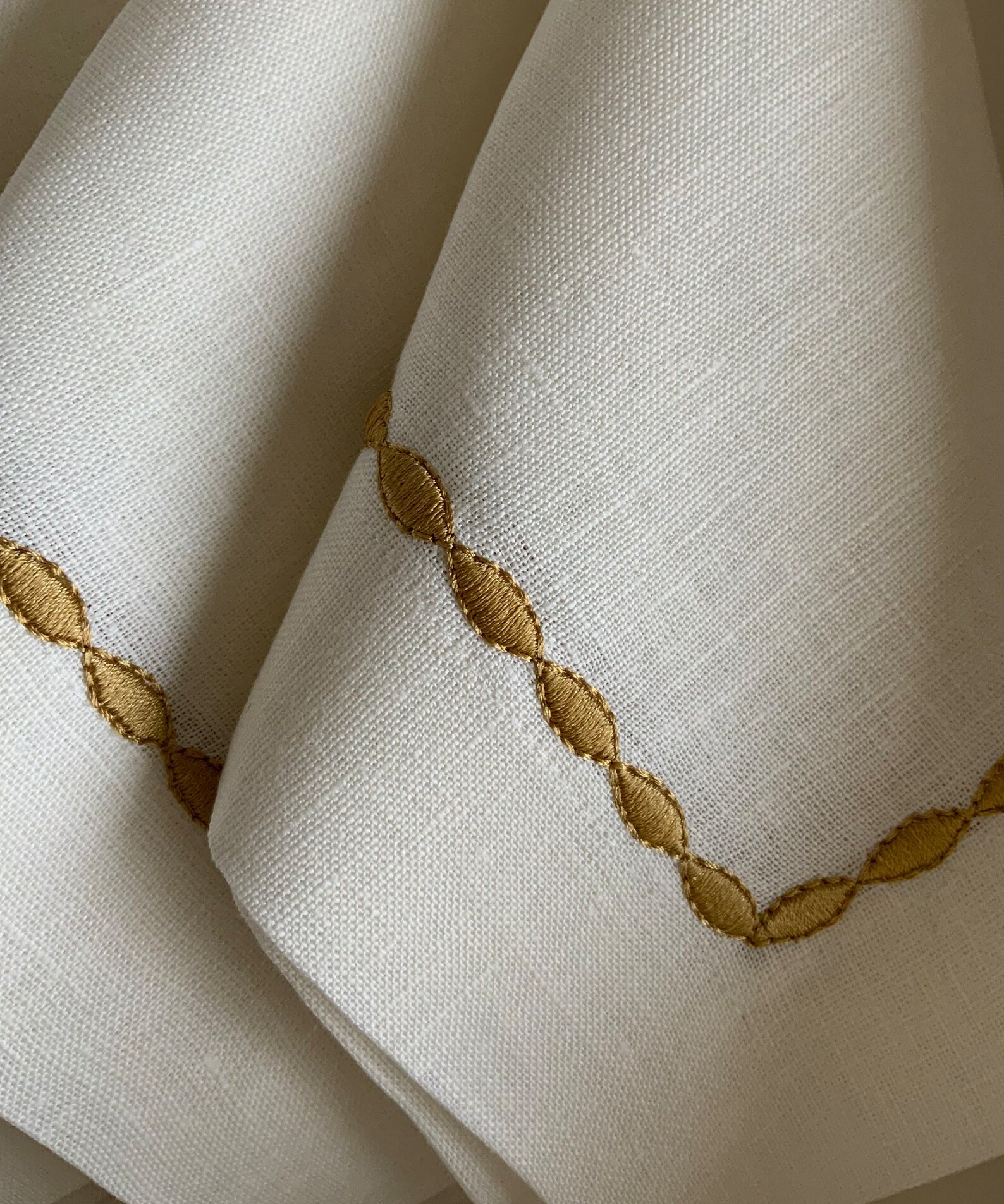 goldchainlinennapkin2.jpg