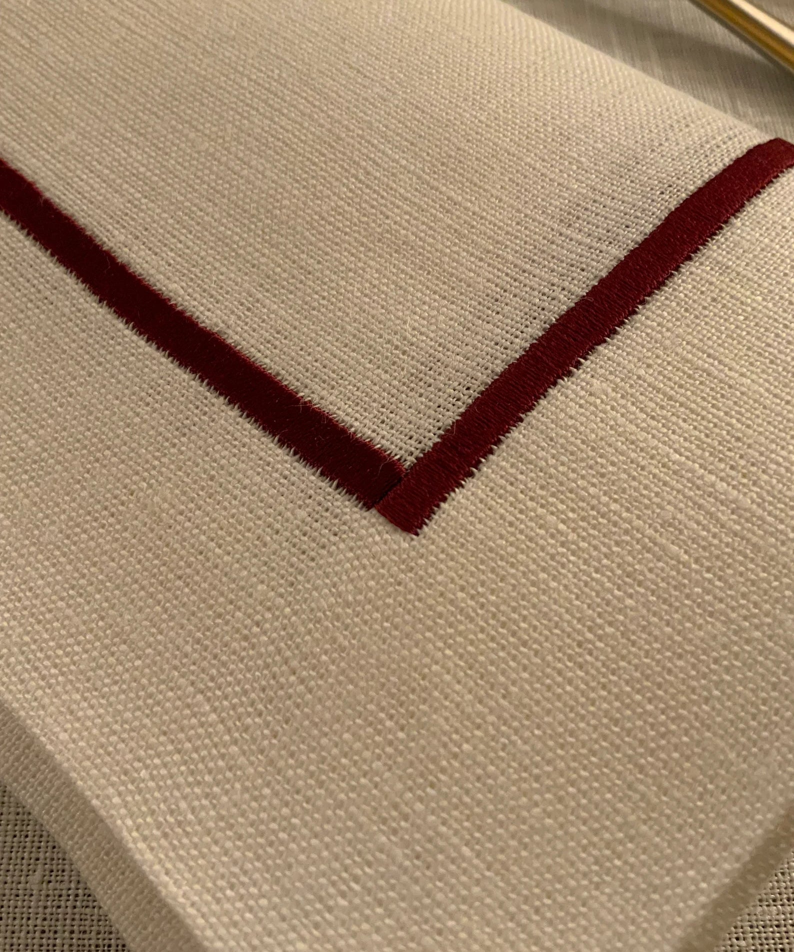 line-burgundyplacematnapkinset4.webp